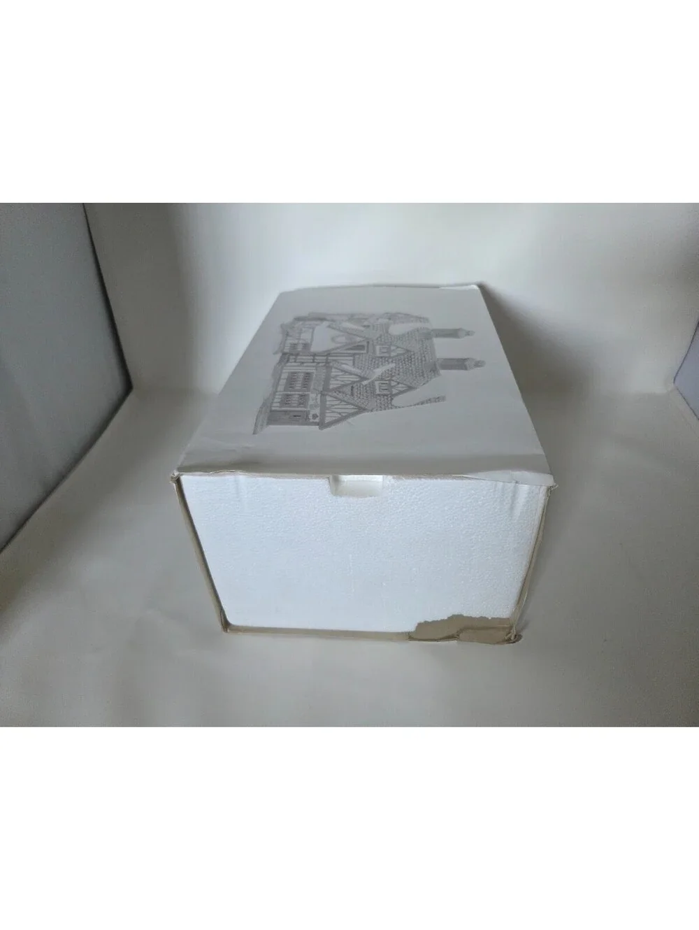 Department 56 Dickens Village Series Ashbury Inn Handpainted Porcelain 1991